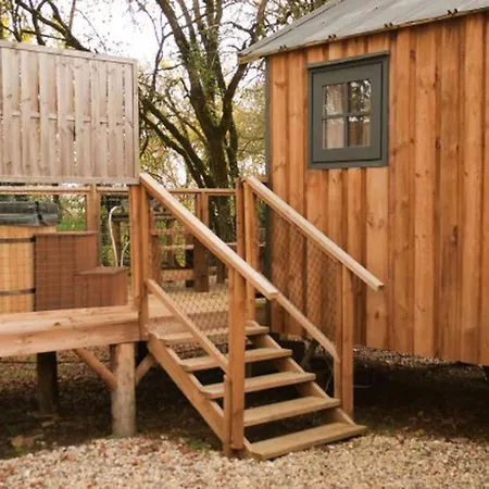 Charmante Cabane, Animaux Admis - 2 Pers. - Api-1-52-2621 *