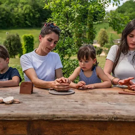 Charmante Cabane, Animaux Admis - 2 Pers. - Api-1-52-2621 Campsite Saint-Amand-de-Coly